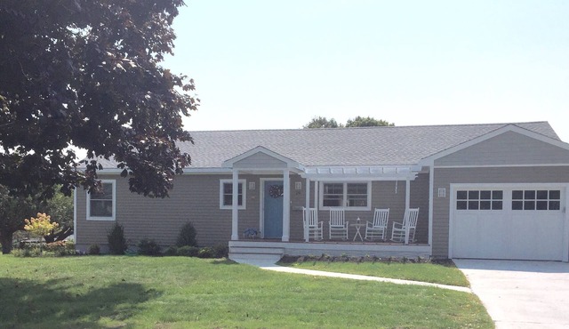 Completely rennovated Ranch home on the southern tip of Easton Point