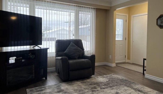 Completely renovated in 2022, fully furnished bungalow