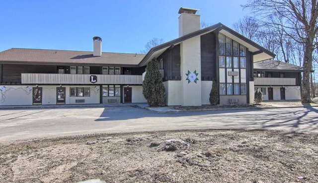 Completely Renovated 3 BR + Loft Mountain Villa