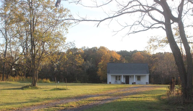 Completely renovated 2 bedroom farm cottage in Bedford Va.