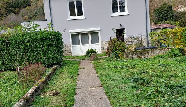 Completely renovated 3-bedroom detached house built in 1951, with large garden.