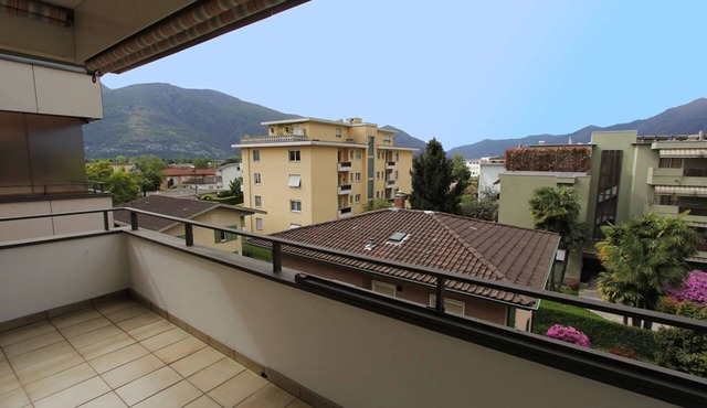 Completely renovated apartment on the top floor with a view and indoor pool