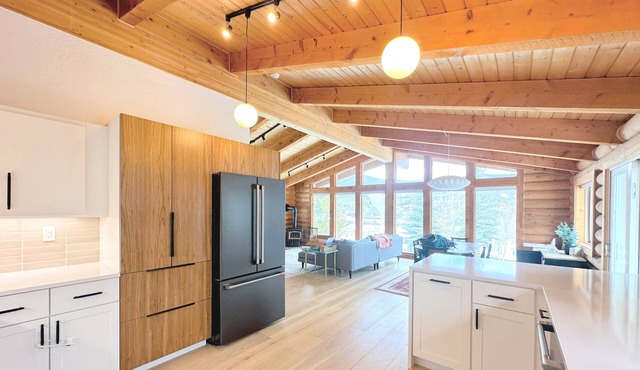 Completely renovated, cozy modern 4BR cabin