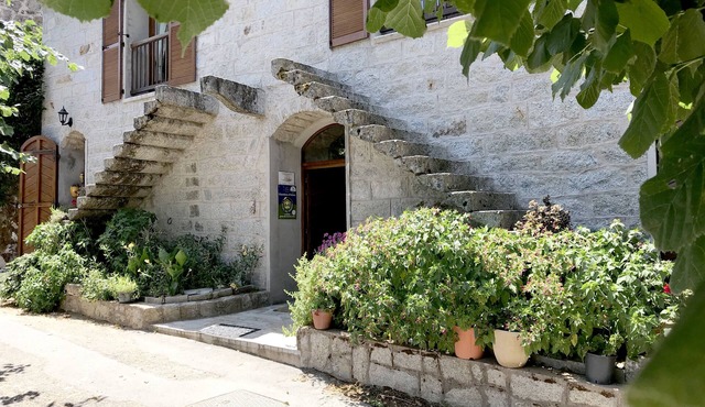 Completely renovated former oil mill in the heart of the Alta Rocca.