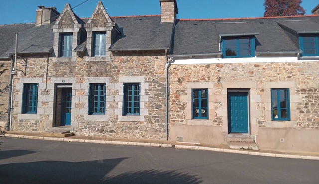 Completely renovated typical Breton house, all comforts, close to the sea