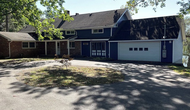 Completely Renovated in 2024 Family Lake House