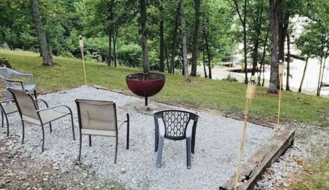 Completely renovated lakehouse with all the extras