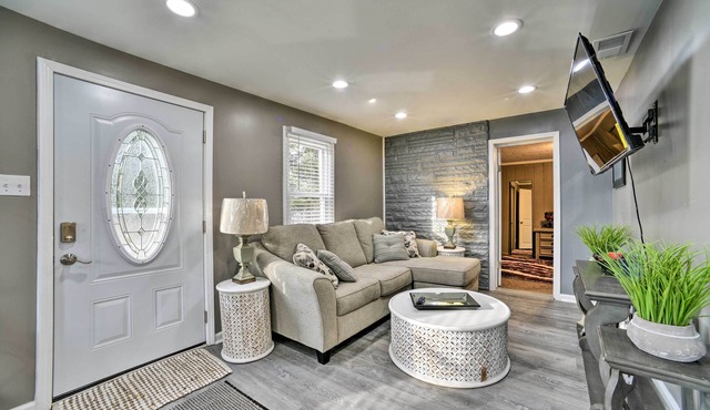 Completely Renovated Escape ~ 1 Mile to Downtown!