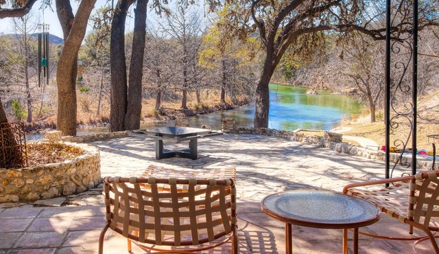 Completely secluded 100 acre ranch. Luxury home, Private creek