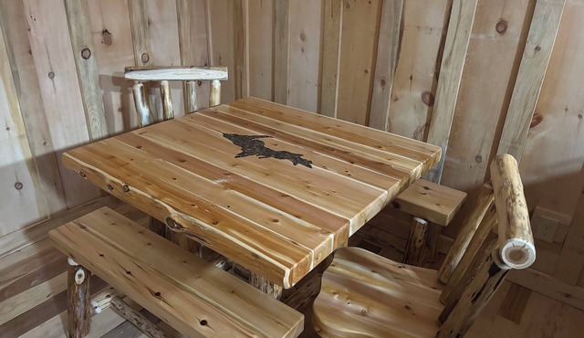 Completely updated one bedroom cabin with a hot tub on AuTrain Lake