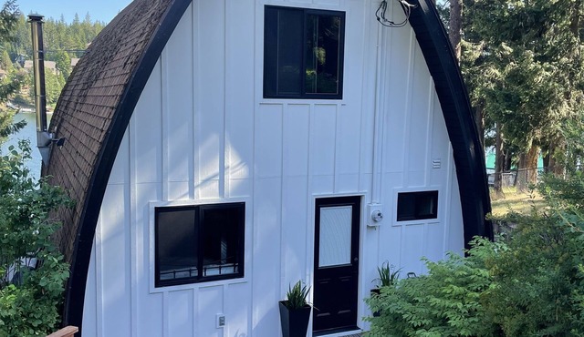 Completely Updated Primary Hayden Lake Cabin