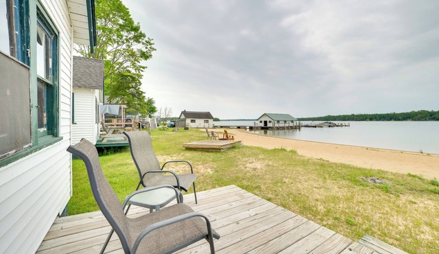 Complimentary Boat Rentals! Lake Huron Cabin