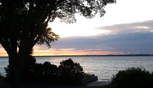 Compostela Waterfront Cottage in Prince Edward County