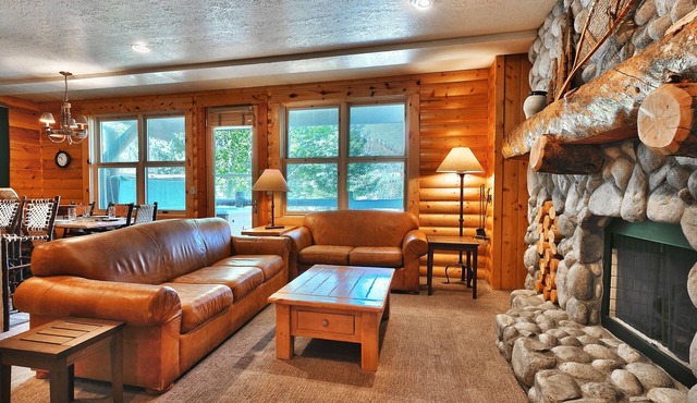 Comstock 204 2 Bedroom Condo by RedAwning