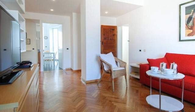 Conca Del Naviglio 2915, 2 Br Flat With Balcony By Halldis