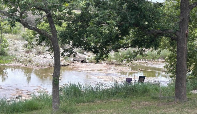 Concan Leakey area - 20 mins to Garner Park, Reagan Wells, Dry Frio River