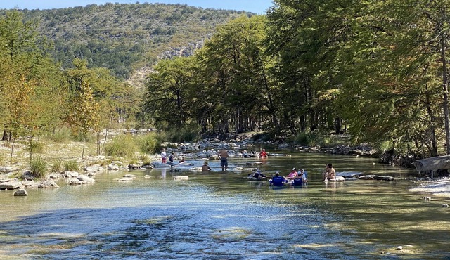 CONCAN - Park @ Edge of Frio River! Float-2-Cabin, Views, Comanche Crossing!