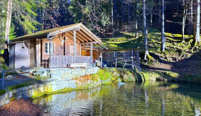 Concierge, Idyllic farm cabin by SwissHut