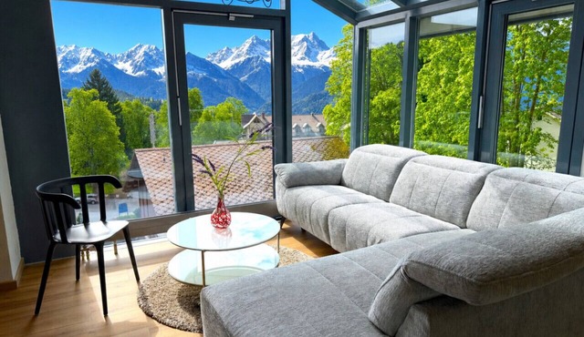 Concierge, Lake Thun/Alps Scenic Views by SwissHut