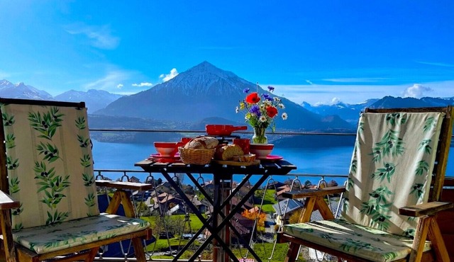 Concierge, Lake Thun/Alps Scenic Views by SwissHut