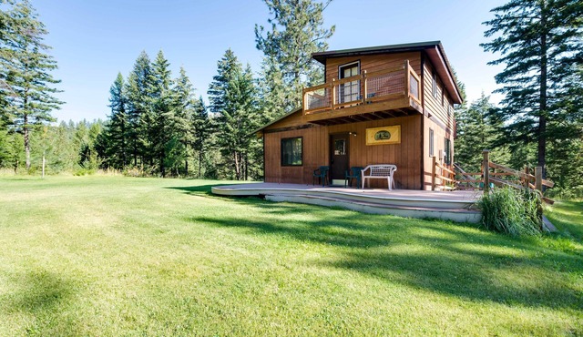 Conconully Cabin on 42 Private Acres Near Hiking!