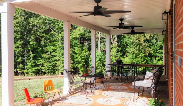 Concord Home near Lynchburg & Appomattox well stocked kitchen laundry 4BR 2BA