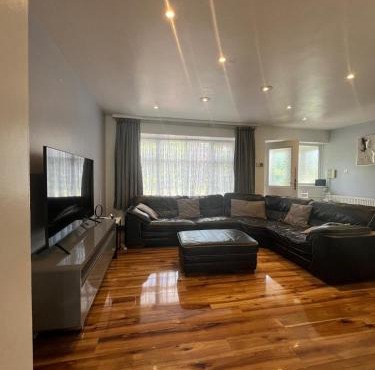 Concord House, 3 bedroom house, 2 baths in Dagenham