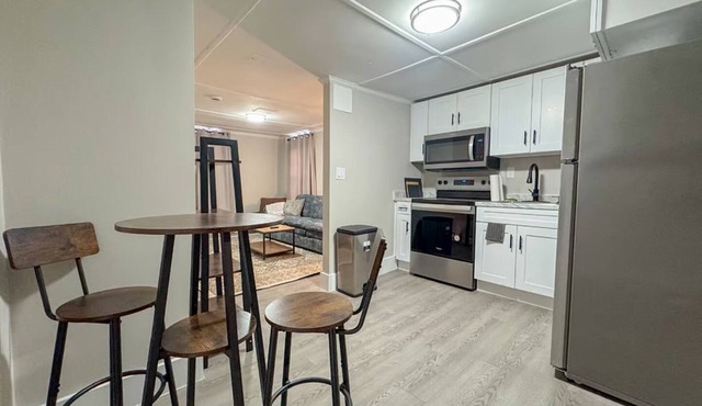 Concord NH-Queen Bed-Fast Wi-Fi-Convenient Location