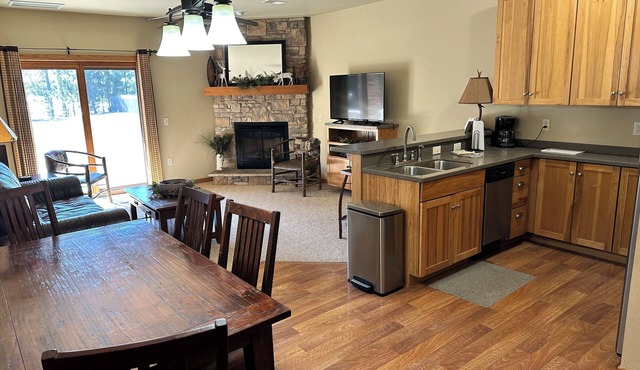 CONDO 106 by Eagle Waters Resort