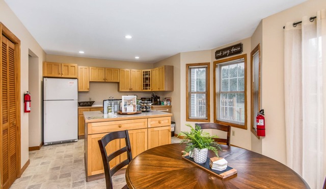 Condo 3 miles to Smuggs Resort-9 miles to Stowe!