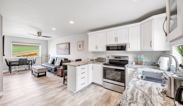 CONDO 3-Sister Bay Serenity-Luxurious downtown condo!