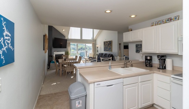 Condo, 4 Bedrooms + Loft, 3 Baths; Sleeps 8