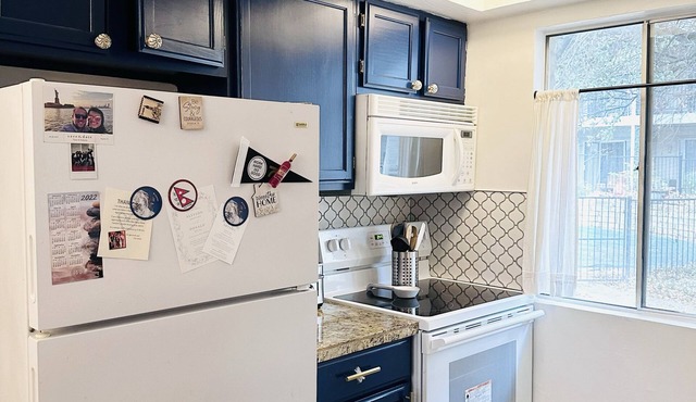 CONDO 7 MINS FROM DOWNTOWN AUSTIN