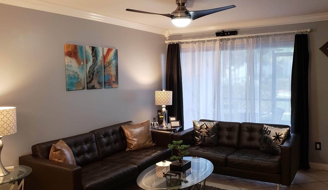 Condo/apt. near Disney, Universal, 3 pools, WIFI,free Parking !