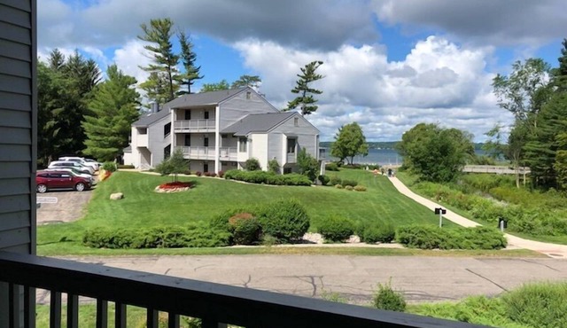 Condo at G.T. Resort near Traverse City. Walk to water. A/C.