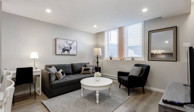 Condo by South Health Campus