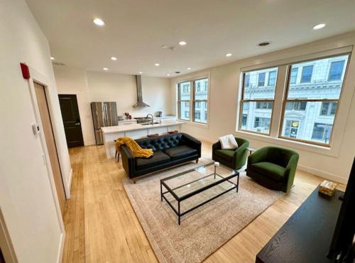 Condo C - Gallery Suites Downtown Marion