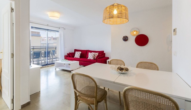 Condo decorated in modern style, Free Wifi, International channels, BBQ - only families