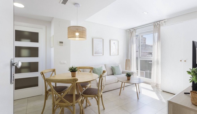 Condo decorated in modern style, with wifi. - only families
