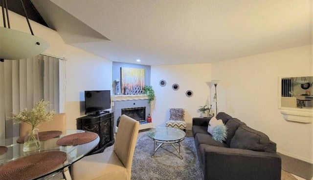 Condo In Dtc/centennial/greenwood Village Area - Perfect Locataion