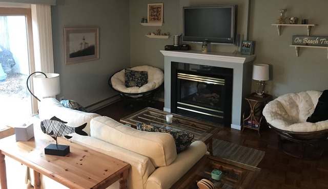 Condo in Montauk Summer Special! Aug 1- Columbus Day - 27K