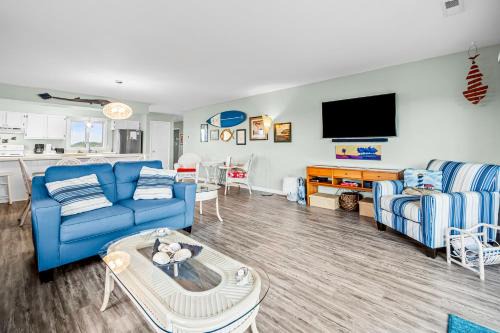 Condo in Oceanfront Complex with seasonal community pool.