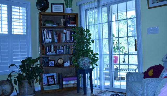 Condo in quiet area of Myrtle Beach, Intracoastal boat landing 1mi., Ocean 5mi.!