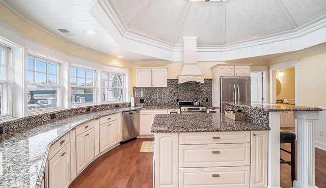 Condo in the heart of downtown Harbor Springs! Right on Main Street. Sleeps 4.
