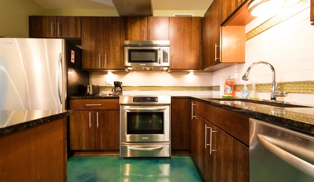 Condo in the heart of downtown Austin.- 8th street-