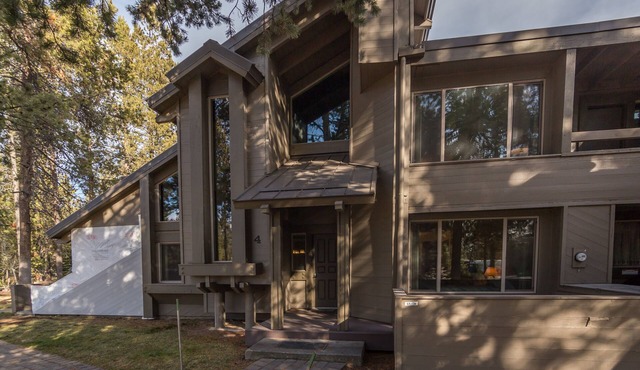 Condo in the Heart of Sunriver, SHARC , Bikes