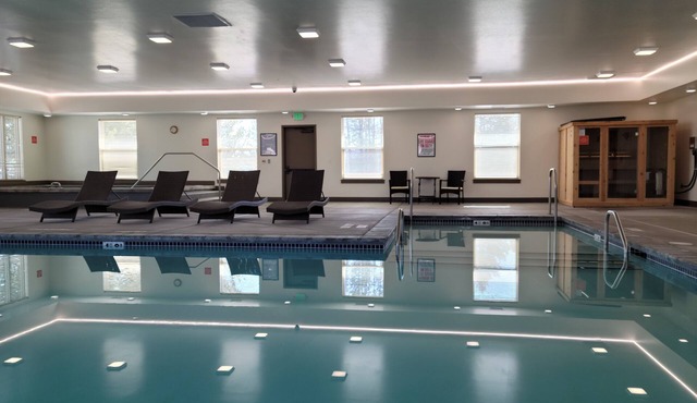 Condo in the woods Yellowstone, Golf, swimming, boating, snowmobiling