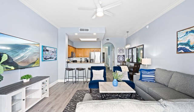 Condo is just 2 miles away from Disney, wonderful Lake view family-sized