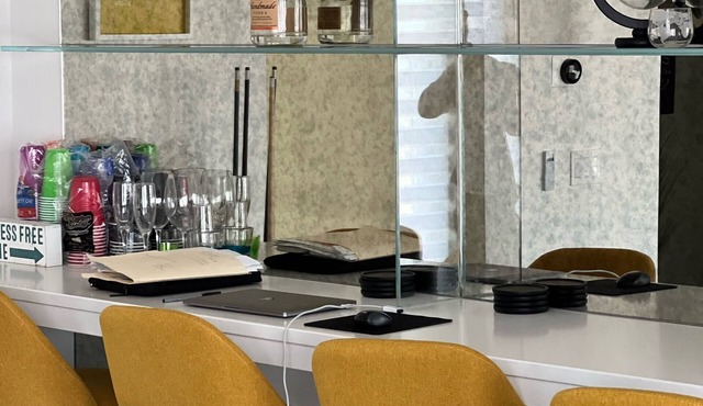 CONDO LIKE NO OTHER |SAUNA|OCEAN VIEW | POOL TABLE