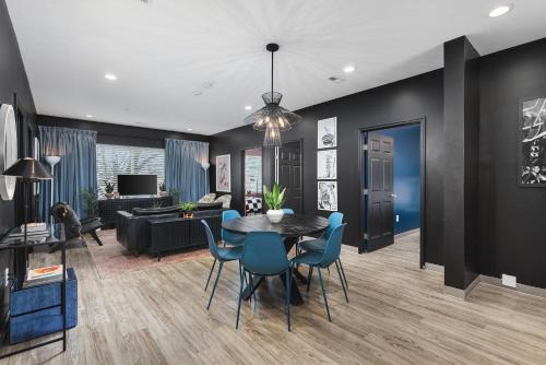 Condo Near Downtown WALK to restaurants, bars & music
